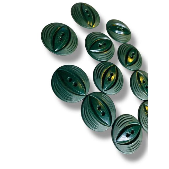 Lot of 11 Midcentury Buttons Assorted Dark Green Plastic Styles Craft Sew 1" - Picture 3 of 7
